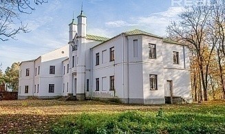 Под Минском продают дворцовый ансамбль. Узнали, за сколько