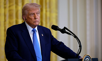 Трамп распорядился приостановить военную помощь Украине