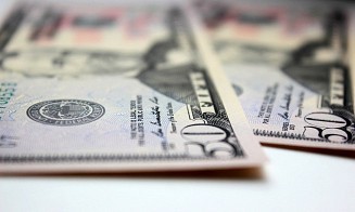 Банки и обменники в Турции снова начали принимать наличные доллары старого образца