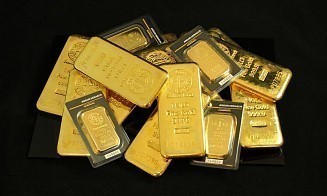 Золото подорожало до $4,4 тыс. впервые за два месяца