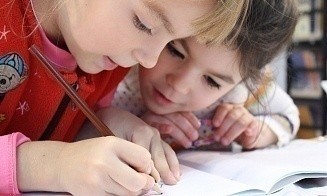 Из-за чего чаще всего запрещают продажу школьных товаров