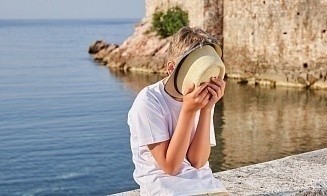 «Не получилось отвезти детей на море». Что делать с чувством вины? 5 текстов для родителей