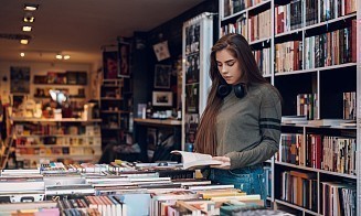 Философия снова в прайме? Поговорили с профессиональным философом, откуда у зумеров интерес к стоицизму и Ницше