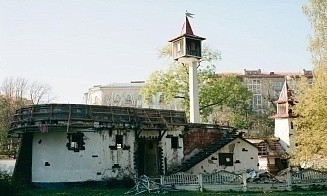 В столичном парке Горького сносят знаменитое кафе
