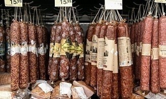 Больше продуктов и меньше носков. Как изменился спрос белорусов на отечественные товары