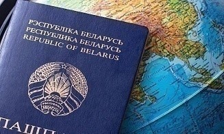 В парламенте объяснили, почему белорусы теперь не могут получить паспорт за границей