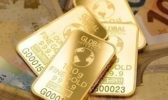 Цена золота впервые в истории превысила $4000