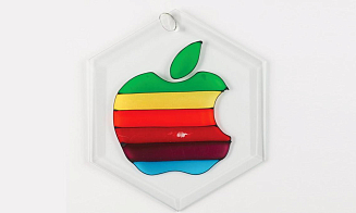 На торги выставили более 200 лотов, посвященных Apple и Стиву Джобсу. Во сколько их оценили