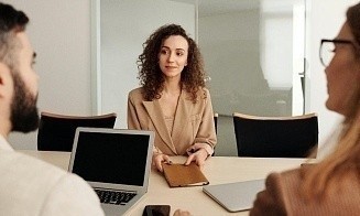 Три признака, что специалисты по найму обманывают вас на собеседовании 
