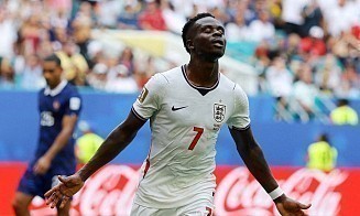 Англия взяла первые медали за 60 лет, а FIFA подарит чемпионам бриллиантовые перстни