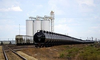 Стоимость нефти упала до минимума за 4 года