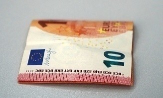 Можно ли везти из ЕС в Беларусь больше 60 евро наличными? Ответили в таможне Литвы