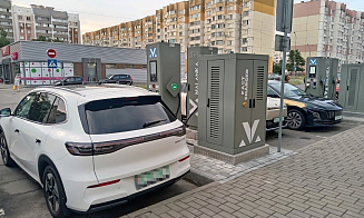 Убытки от электрокаров, оживление в Mega Park и уход из крупных компаний — неделя за три минуты