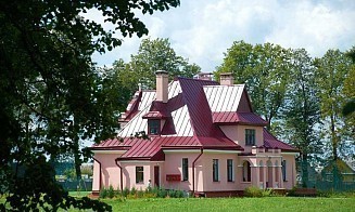 Под Гродно на торги выставили столетнюю усадьбу в хорошем состоянии. За сколько продают