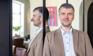 Когда тарифы идентичны, битва переходит в другую плоскость. О новых вызовах телеком-гигантов — в большом интервью с топ-менеджером МТС
