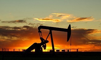 Семь стран ОПЕК+ снова договорились увеличить добычу нефти