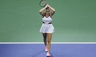 На аукционе продали теннисную ракетку Арины Соболенко с US Open 2025