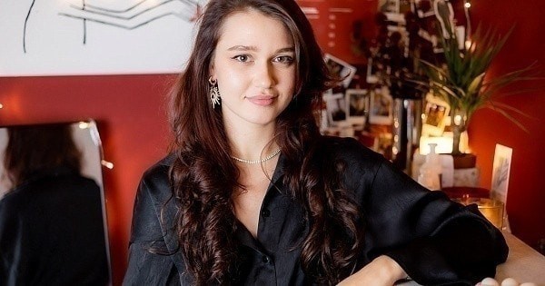 «Окончить факультет международного права, чтобы зарабатывать маникюром? Легко!» Как понять этих зумеров